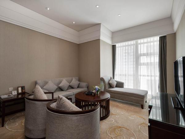 Grand Scent Hotel : photo 6 de la chambre suite deluxe avec lit king-size