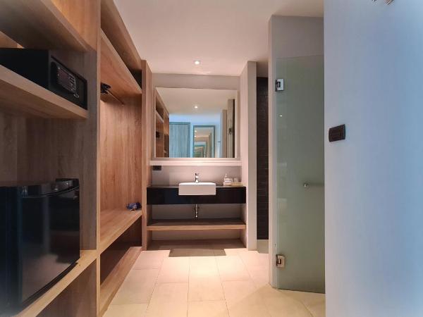 Moonlight Bay Resort : photo 4 de la chambre chambre double deluxe - vue sur piscine