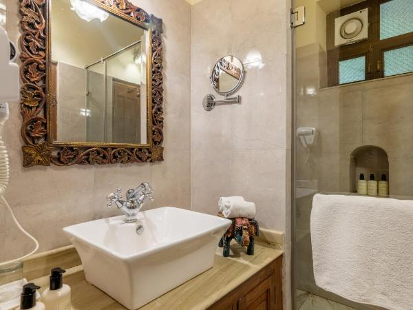 Dera Rawatsar - Heritage Hotel : photo 10 de la chambre chambre double deluxe - navette aéroport gratuite