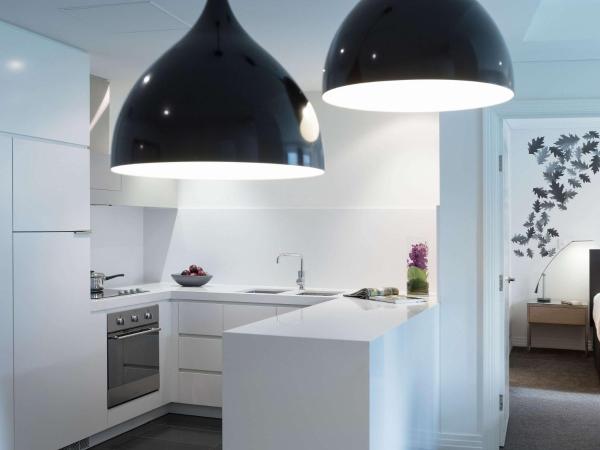 The Como Melbourne : photo 3 de la chambre two bedroom two bathroom apartment with kitchen and with spa bath