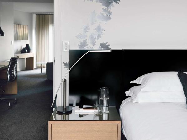 The Como Melbourne : photo 3 de la chambre appartement 1 chambre avec lit king-size et kitchenette 