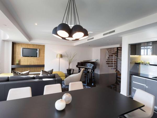The Como Melbourne : photo 5 de la chambre gold penthouse with one king bed and balcony