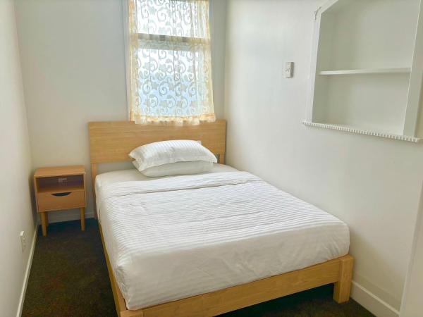 Newmarket Cozy-home : photo 9 de la chambre chambre double avec salle de bains privative