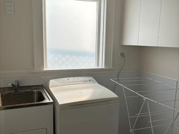 Newmarket Cozy-home : photo 10 de la chambre chambre double avec salle de bains privative