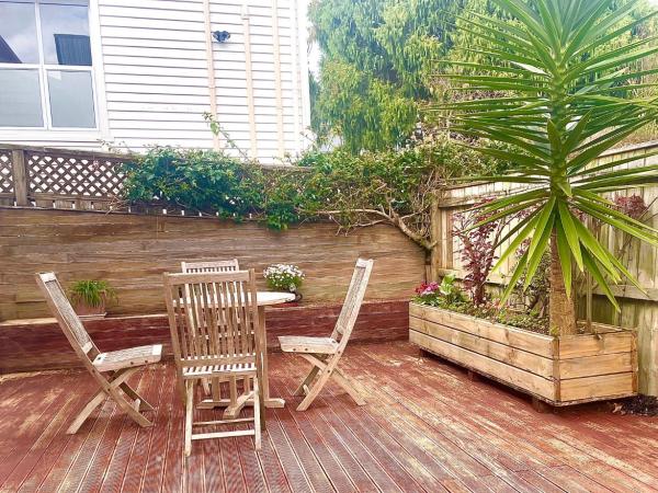 Newmarket Cozy-home : photo 4 de la chambre chambre double avec patio