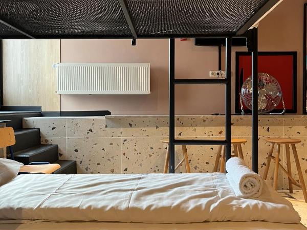 Heart of Amsterdam Hostel : photo 1 de la chambre lit dans dortoir mixte de 6 lits