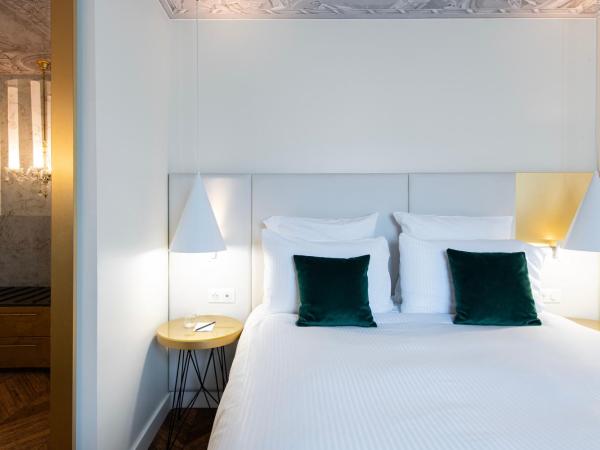 Mgallery Le Louis Versailles Château : photo 7 de la chambre chambre supérieure lit queen-size