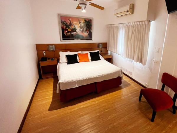 Sarmiento Palace Hotel : photo 1 de la chambre chambre double supérieure avec baignoire spa