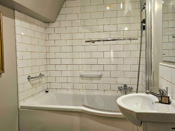 Henrietta House, a member of Radisson Individuals : photo 6 de la chambre traditional family room - garden