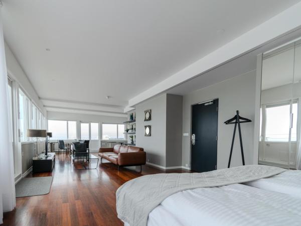 Midtown Hotel : photo 10 de la chambre suite lit king-size avec balcon