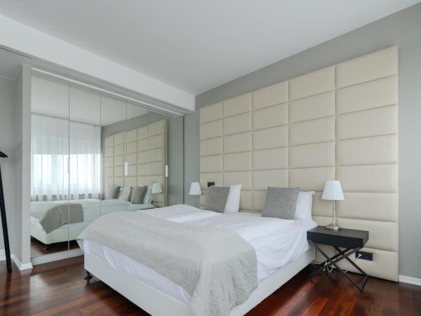 Midtown Hotel : photo 2 de la chambre suite lit king-size avec balcon