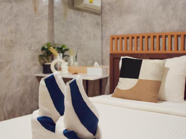 Costa Bed Hua Hin : photo 3 de la chambre chambre double ou lits jumeaux de luxe avec salle de bains commune