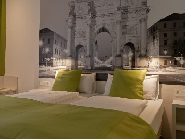 Super 8 by Wyndham Munich City North : photo 4 de la chambre chambre double standard