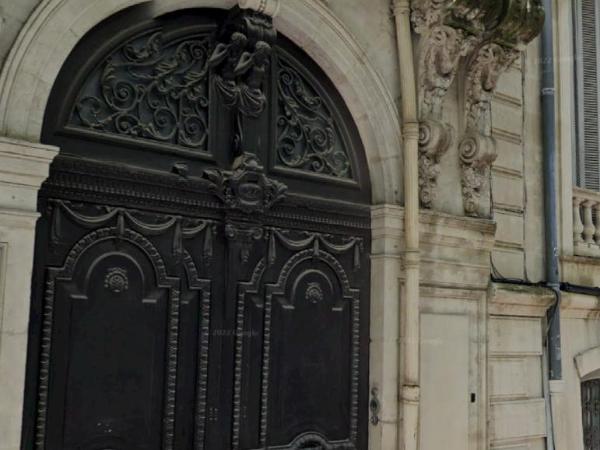 RIAD versailles : photo 2 de la chambre four-bedroom luxury apartment