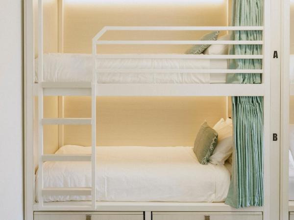 Vali by Village : photo 4 de la chambre lit dans dortoir 6 lits