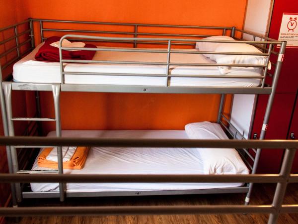 Feetup Home Backpackers Valencia : photo 1 de la chambre lit dans dortoir de 8 lits 