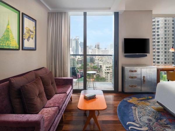 Hotel Indigo Bangkok Wireless Road, an IHG Hotel : photo 3 de la chambre chambre king standard avec balcon