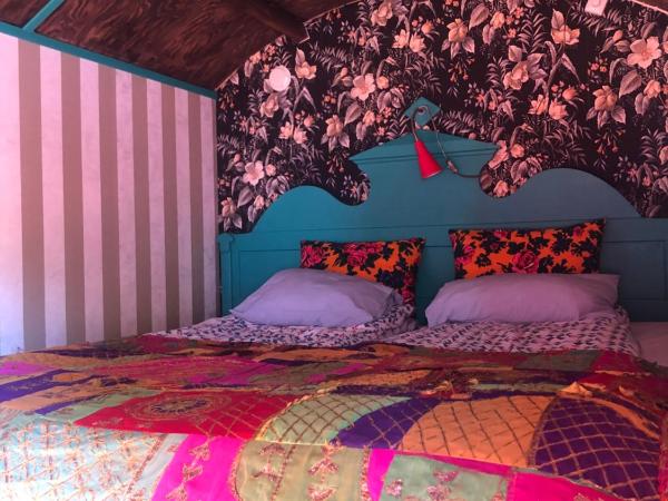Grand Circus Hotel : photo 3 de la chambre the clown's wagon