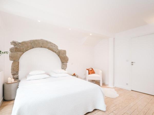 La Demeure de la Cité by Jean Bacou : photo 2 de la chambre chambre double supérieure