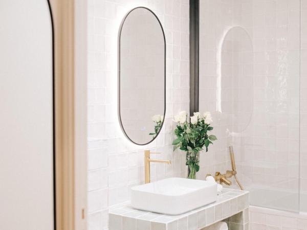 La Demeure de la Cité by Jean Bacou : photo 3 de la chambre chambre double deluxe