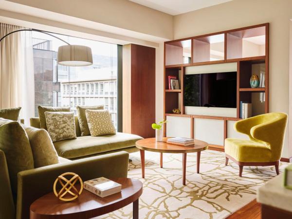 Park Hyatt Zurich - City Center Luxury : photo 2 de la chambre suite ambassadeur