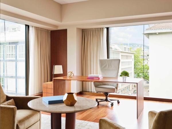 Park Hyatt Zurich - City Center Luxury : photo 4 de la chambre suite ambassadeur