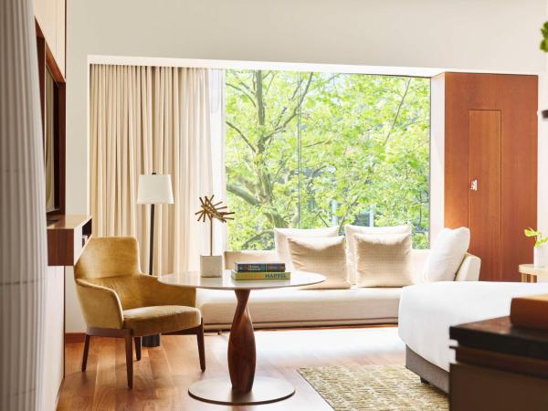 Park Hyatt Zurich - City Center Luxury : photo 3 de la chambre chambre lit king-size