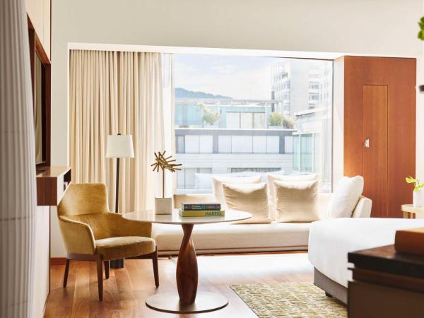 Park Hyatt Zurich - City Center Luxury : photo 2 de la chambre chambre lit king-size - Étage supérieur