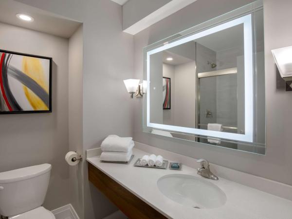 Doubletree by Hilton London : photo 7 de la chambre suite 1 chambre lit king-size