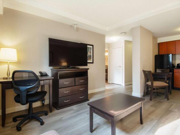 Coast Calgary Downtown Hotel & Suites by APA : photo 2 de la chambre suite 1 chambre lit king-size - côte