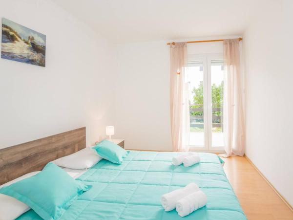 Family house with 2 apartments - Irma : photo 6 de la chambre appartement