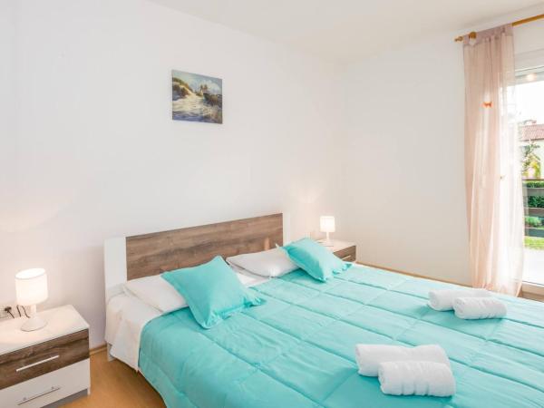 Family house with 2 apartments - Irma : photo 8 de la chambre appartement