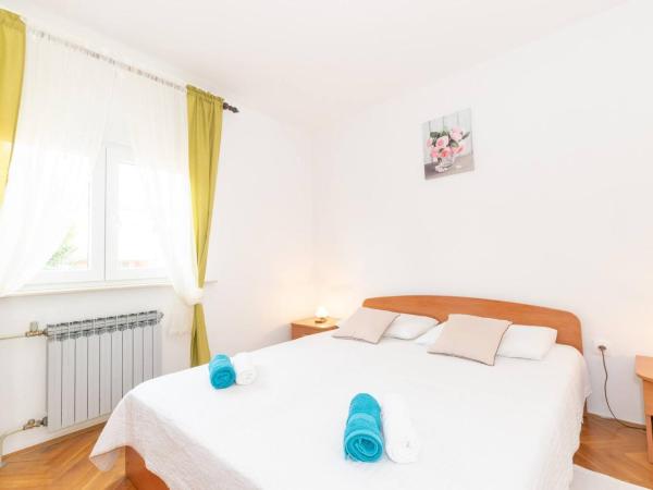 Family house with 2 apartments - Irma : photo 7 de la chambre appartement