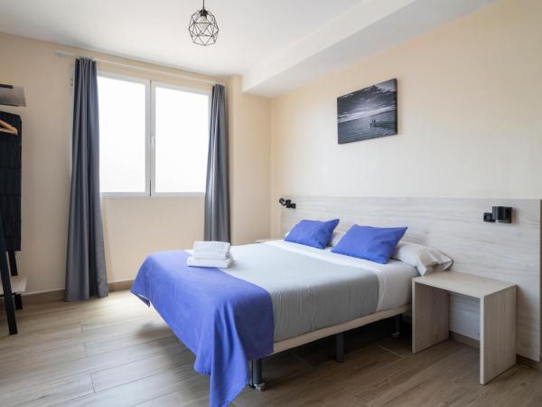 Purple Nest Hostel : photo 1 de la chambre chambre double avec salle de bains commune