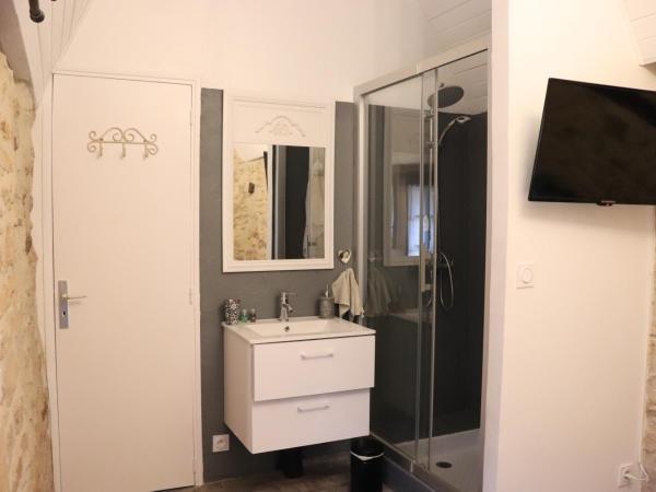 Les Charmes de Sarlat - Chambres d'Hotes : photo 3 de la chambre chambre double - vue sur jardin