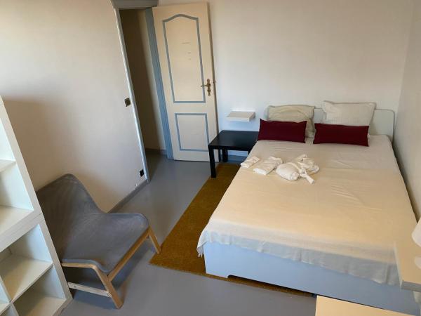 Fly City House Koekelberg : photo 1 de la chambre chambre double deluxe avec balcon