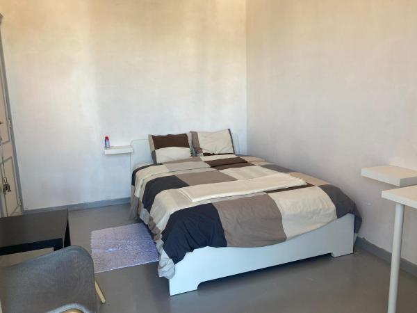 Fly City House Koekelberg : photo 9 de la chambre chambre double deluxe avec balcon