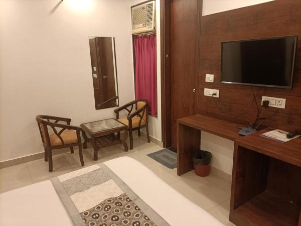 Hotel Grand Alaska Delhi IGI Airport : photo 10 de la chambre chambre double deluxe