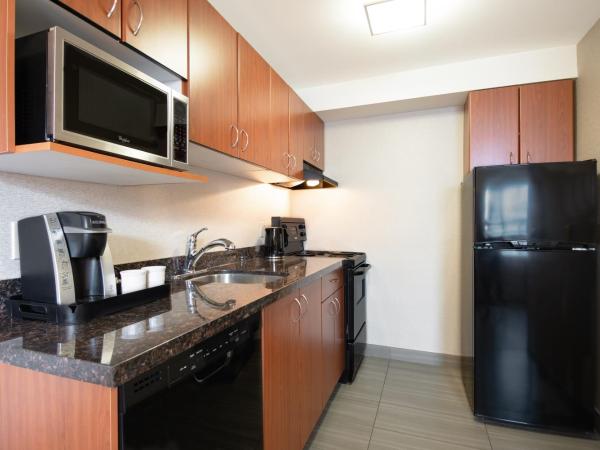 Coast Calgary Downtown Hotel & Suites by APA : photo 5 de la chambre studio lit king-size premium - côte 