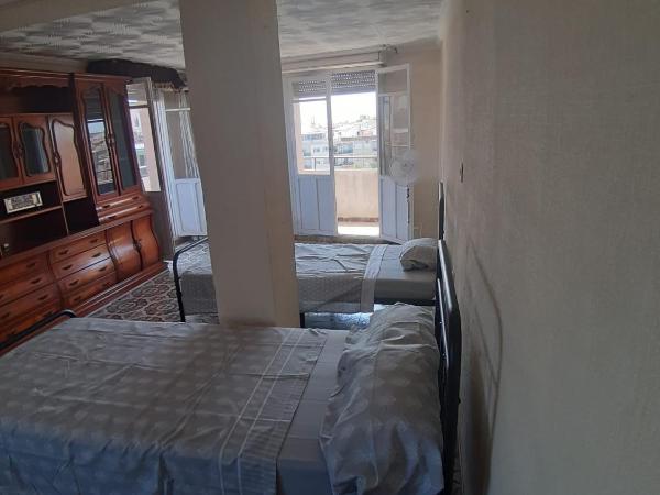 casa royal alicante : photo 9 de la chambre chambre familiale avec balcon