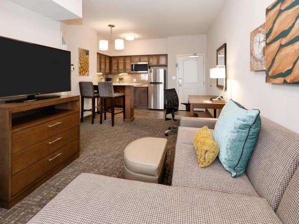 Staybridge Suites - Oklahoma City - Downtown, an IHG Hotel : photo 5 de la chambre suite 2 chambres avec 2 lits queen-size