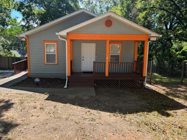 Atlanta Quiet Charming Private Room 2 : photo 2 de la chambre chambre lit queen-size avec salle de bains commune