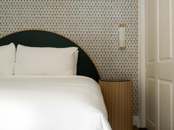 Bourbon Orleans Hotel : photo 3 de la chambre suite lit king-size avec balcon