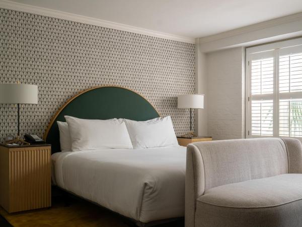 Bourbon Orleans Hotel : photo 3 de la chambre chambre lit king-size - accessible aux personnes à mobilité réduite