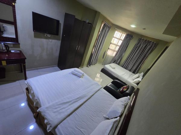 AL Amin Family Friendly Hotel : photo 2 de la chambre chambre deluxe avec 2 lits queen-size