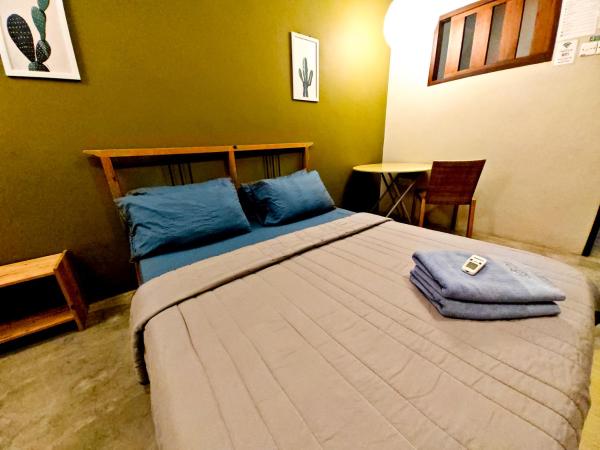 The Cottage Stay - self check-in : photo 3 de la chambre chambre double avec salle de bains privative