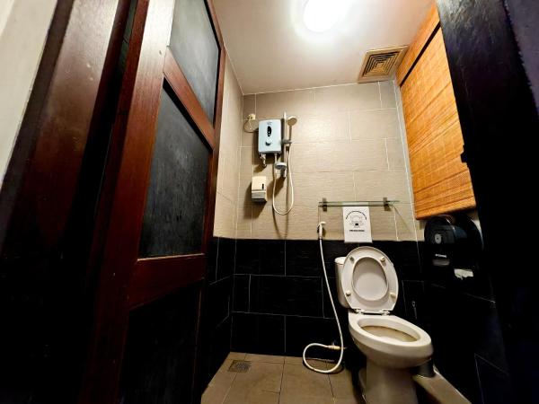 The Cottage Stay - self check-in : photo 4 de la chambre chambre double avec salle de bains privative