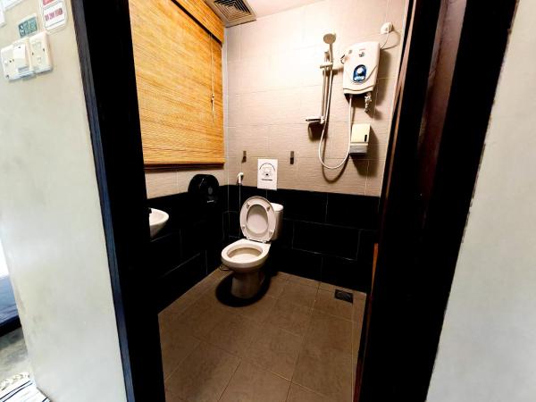 The Cottage Stay - self check-in : photo 5 de la chambre chambre double avec salle de bains privative