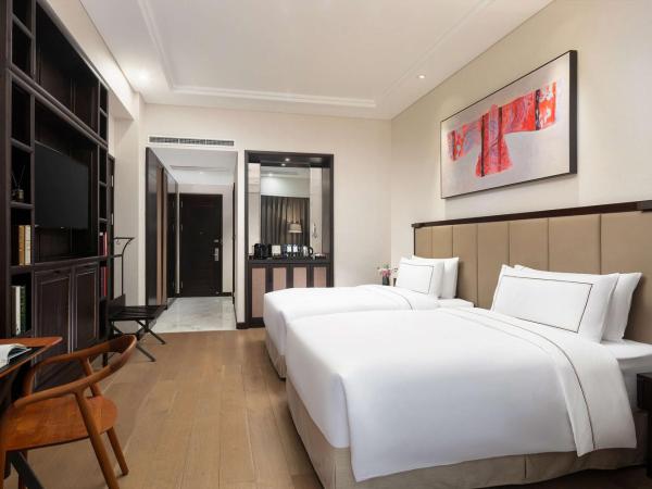 Doubletree By Hilton Shanghai Hongqiao : photo 1 de la chambre chambre lits jumeaux de luxe avec terrasse