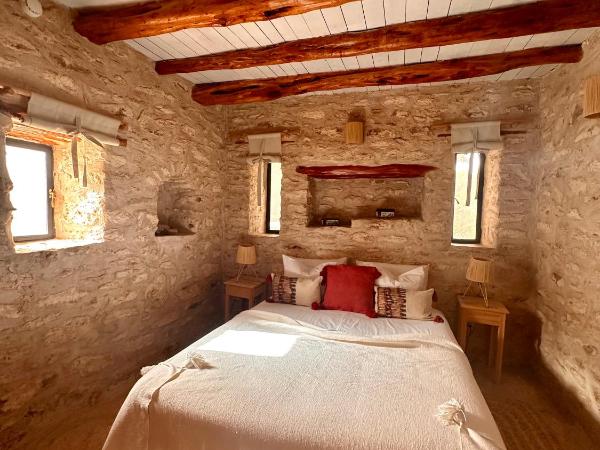 Atlantis 12, Maison d'hôtes et d'art : photo 1 de la chambre chambre deluxe (2 adultes + 1 enfant)
